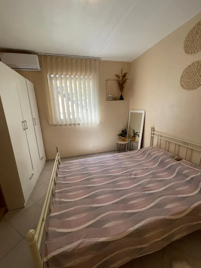 Apartment Apartmani Strk II Razanac